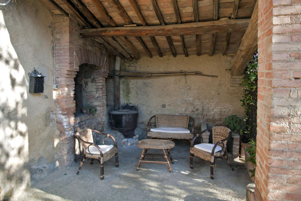 Agriturismo Podere Olivello In Val D'Orciaモンタルチーノ エクステリア 写真