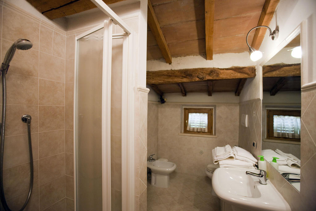 Agriturismo Podere Olivello In Val D'Orciaモンタルチーノ 部屋 写真