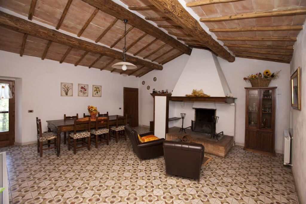 Agriturismo Podere Olivello In Val D'Orciaモンタルチーノ エクステリア 写真